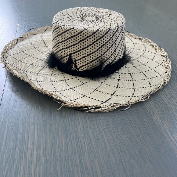 Sensi Studio hat main image 5
